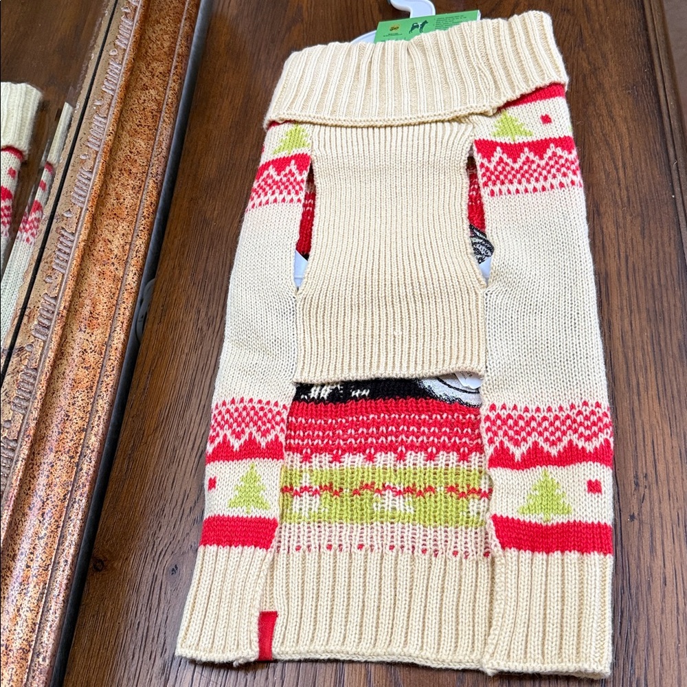 The Grinch-He’s a mean one! - Knit Christmas Sweater. Size M. - Picture 7 of 13